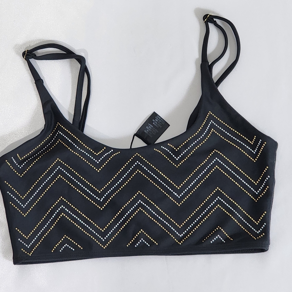 Beach Riot Black Active Top with Gold Chevron Accents | Medium